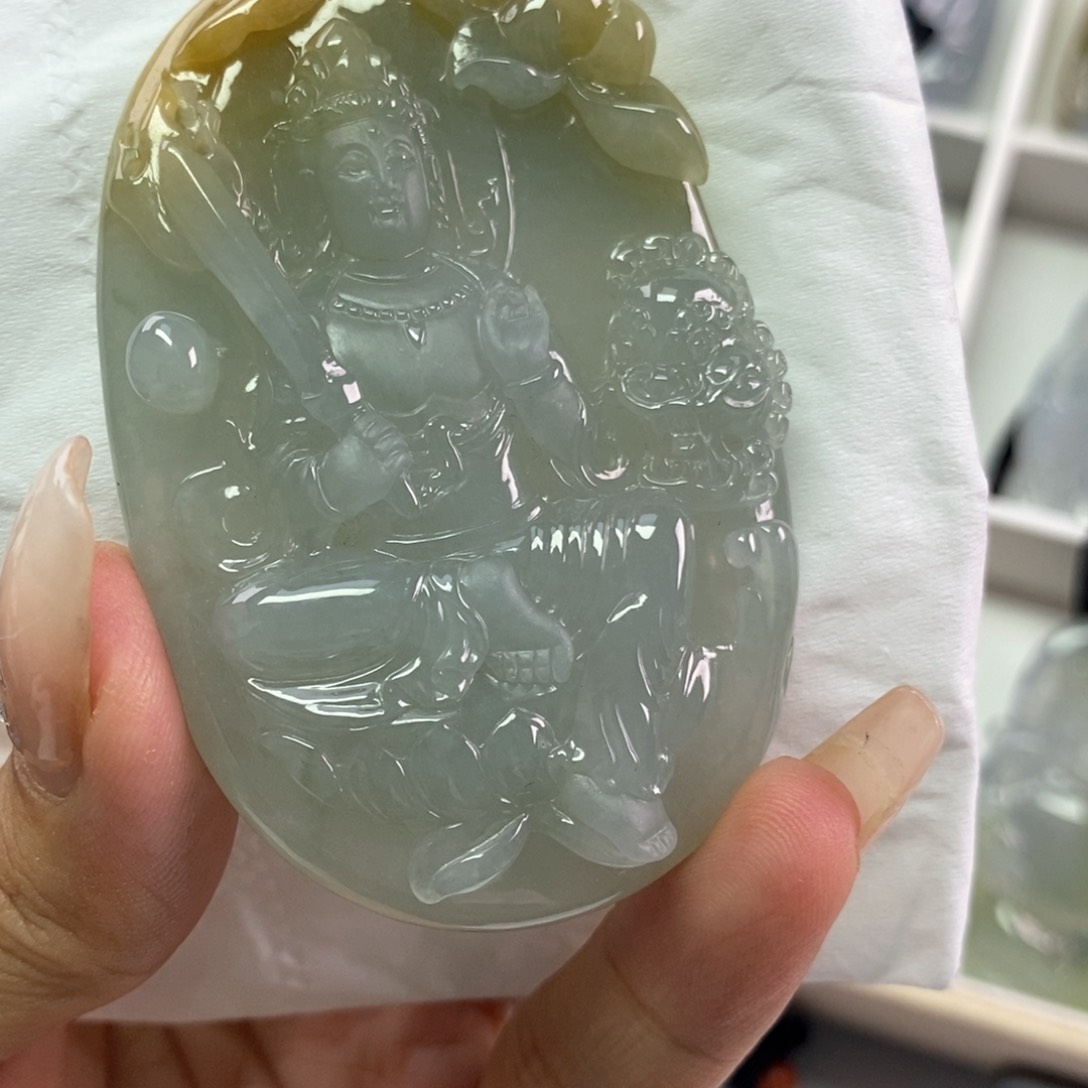 翡翠挂件未镶嵌翡翠