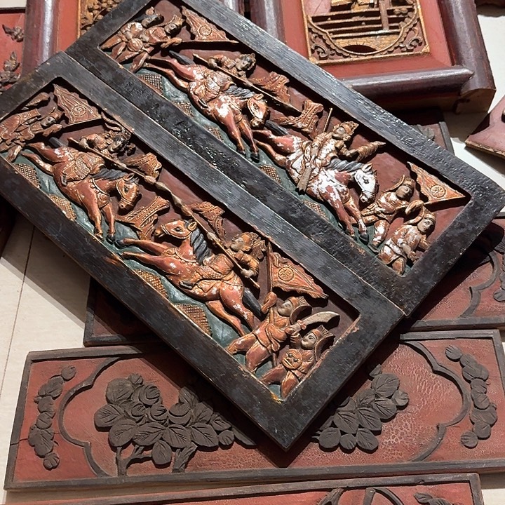 拾***石香榧木老木雕的艺术风格