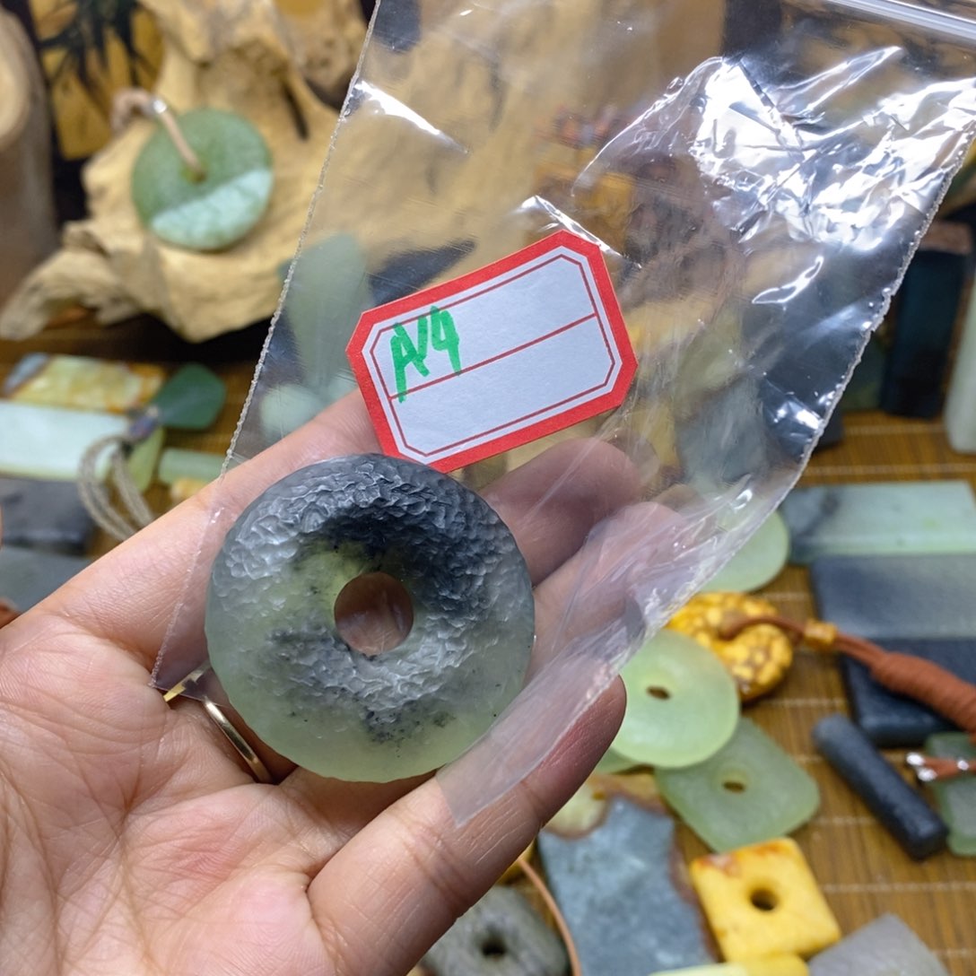 蛇纹石玉挂件未镶嵌?**?