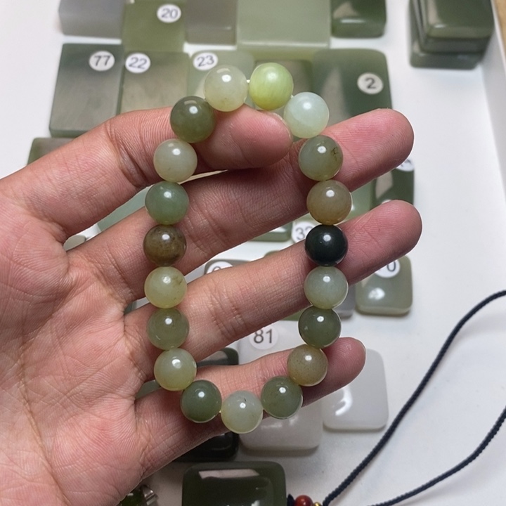 和田玉颈饰未镶嵌