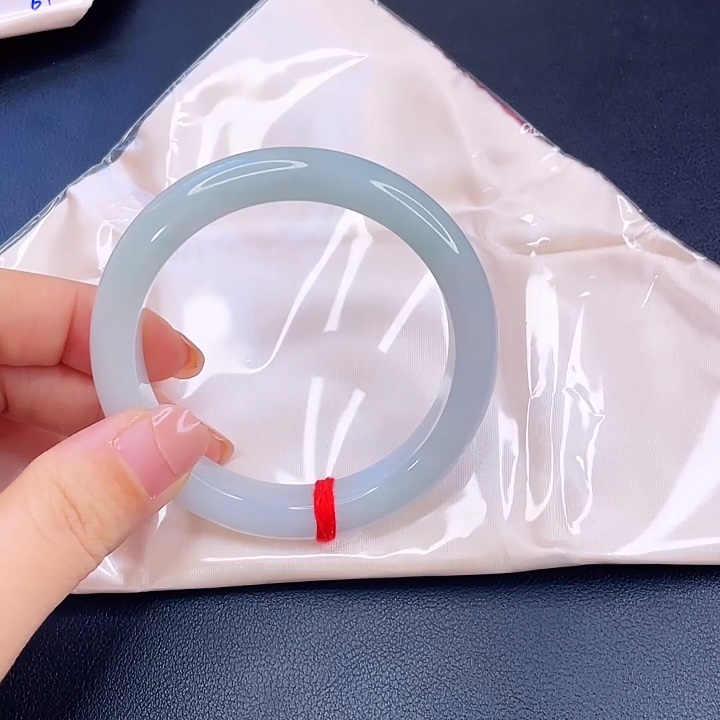 翡翠未镶嵌手镯冰胶晴水