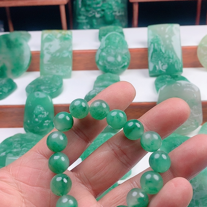 石英质玉手链未镶嵌肥****司