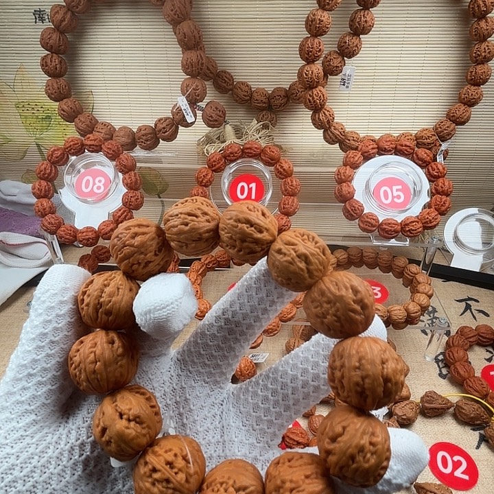 L***。文玩核桃吊坠练手神器！！！！