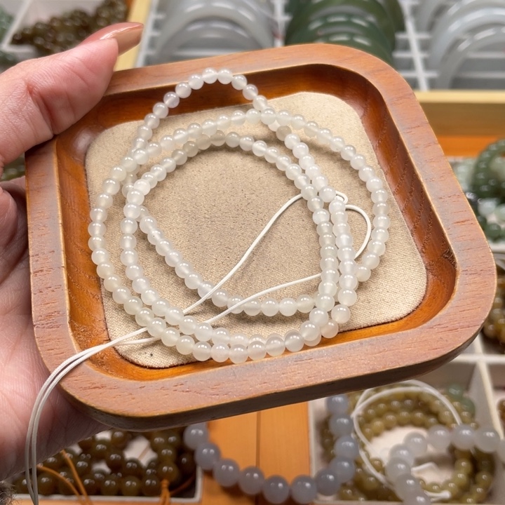 和田玉珠串4mm未镶嵌达*