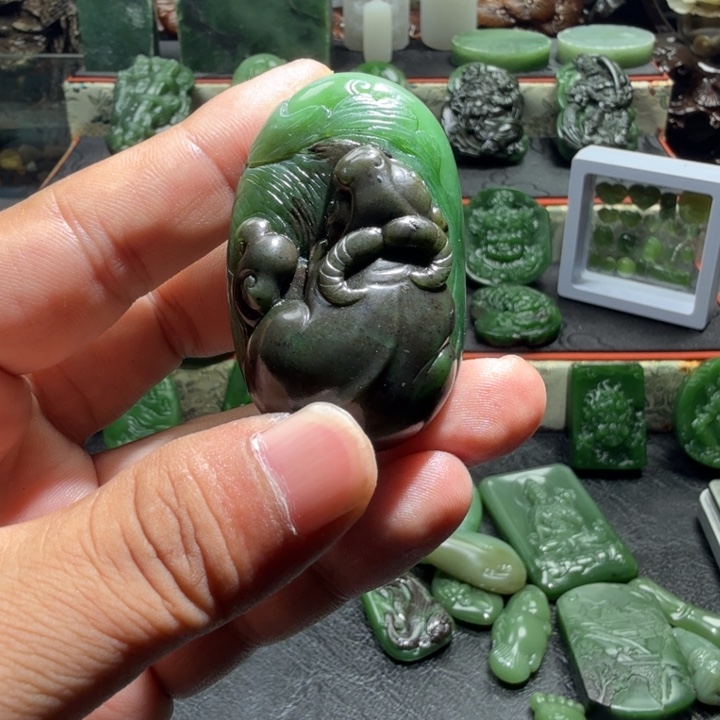 和田玉（碧玉）未镶嵌颈饰和田玉碧玉扭转乾坤