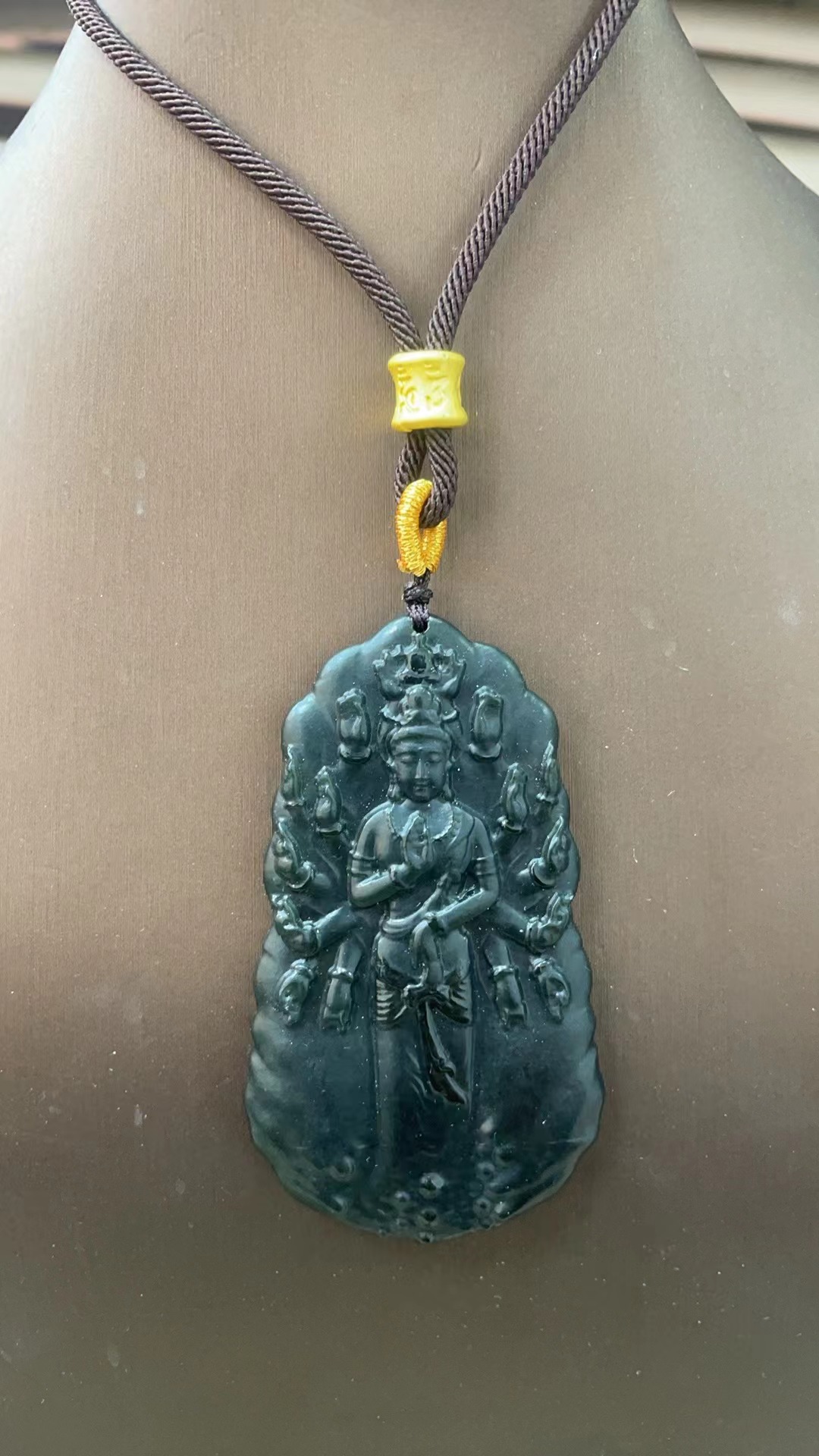 时尚优雅-璀璨夺目-雍容华贵 天然珠宝-和田玉吊坠