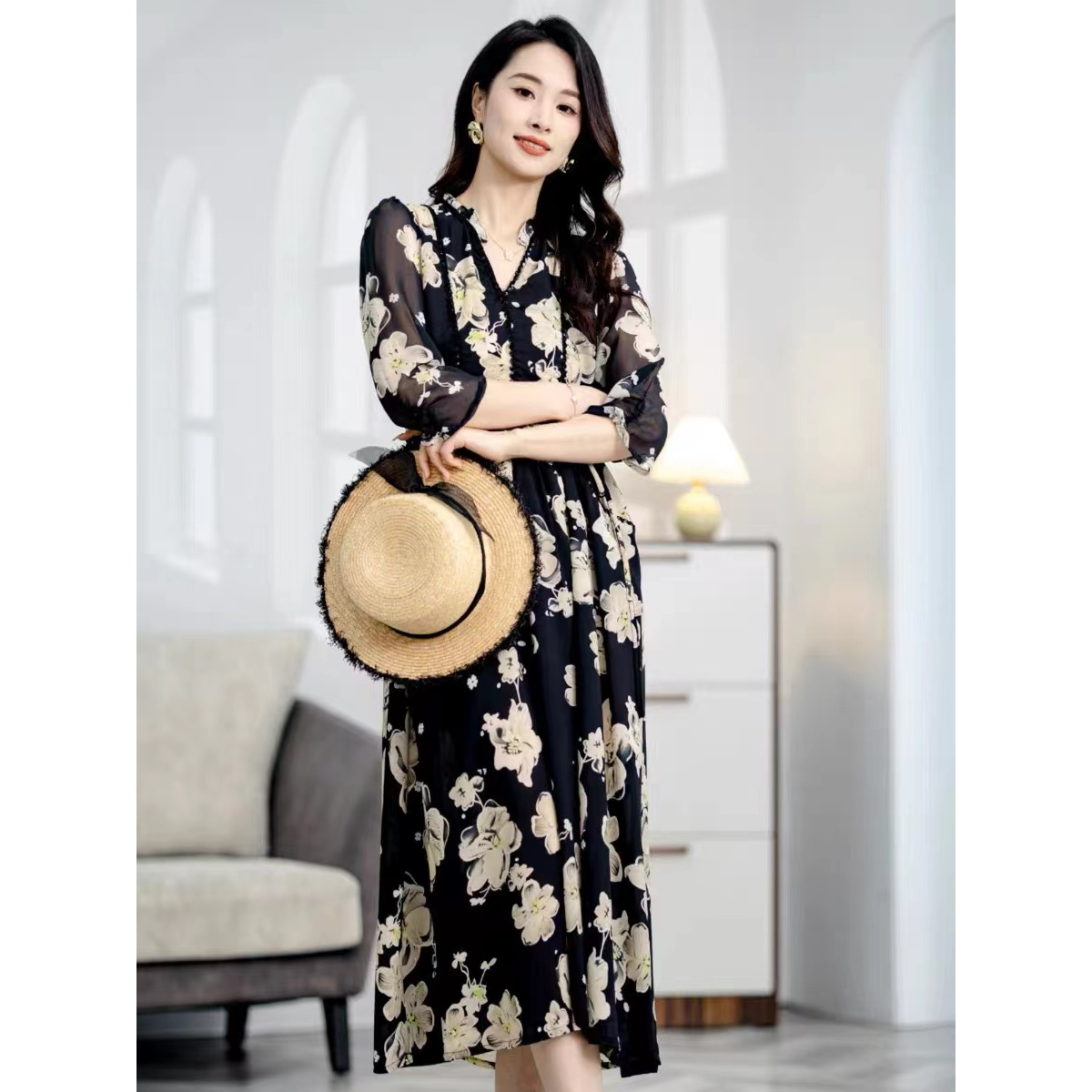 碎花轻奢时尚高级感连衣裙女夏季新款气质显瘦穿搭印花长裙2520