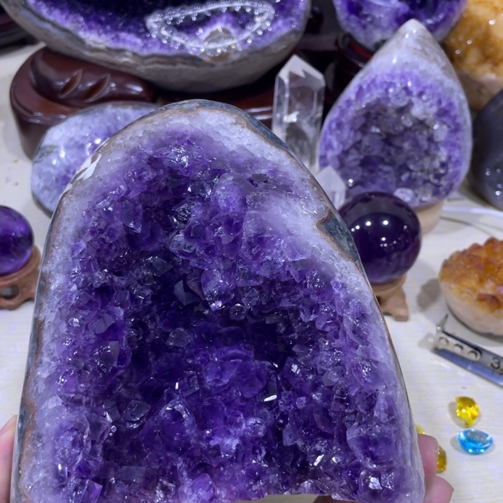 紫晶水晶摆件未镶嵌