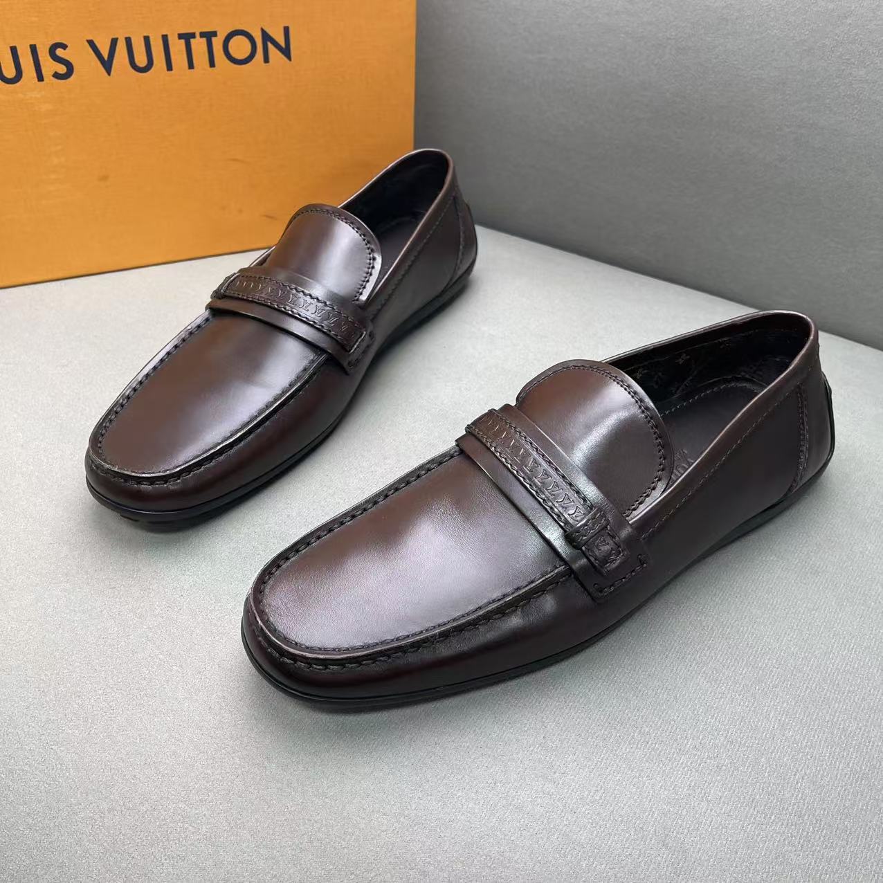 全新未使用 LouisVuitton/路易威登 棕色绑带商务豆豆鞋 41.5码