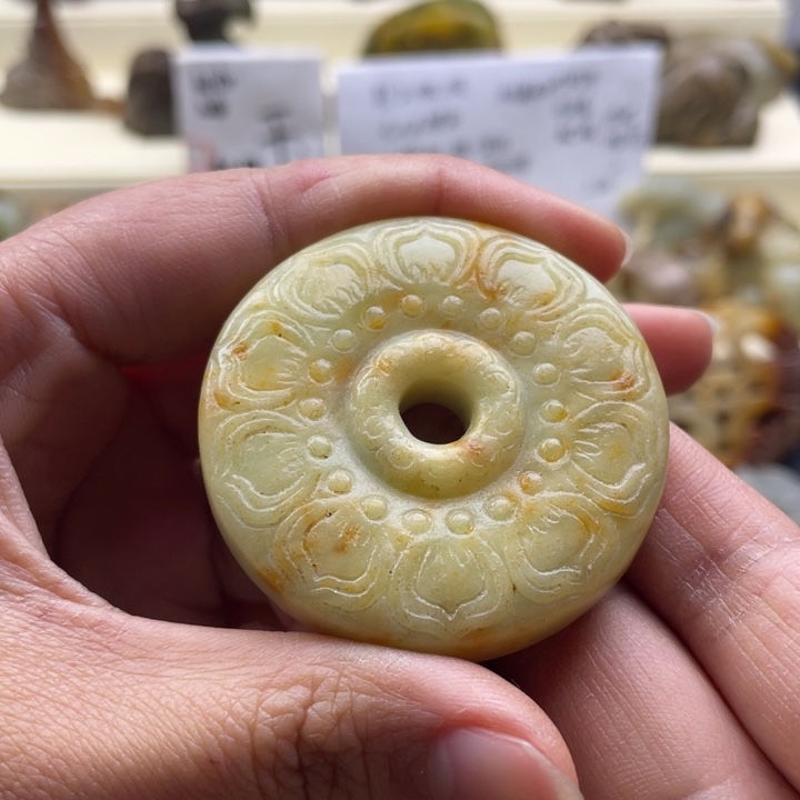 蛇纹石玉颈饰未镶嵌81