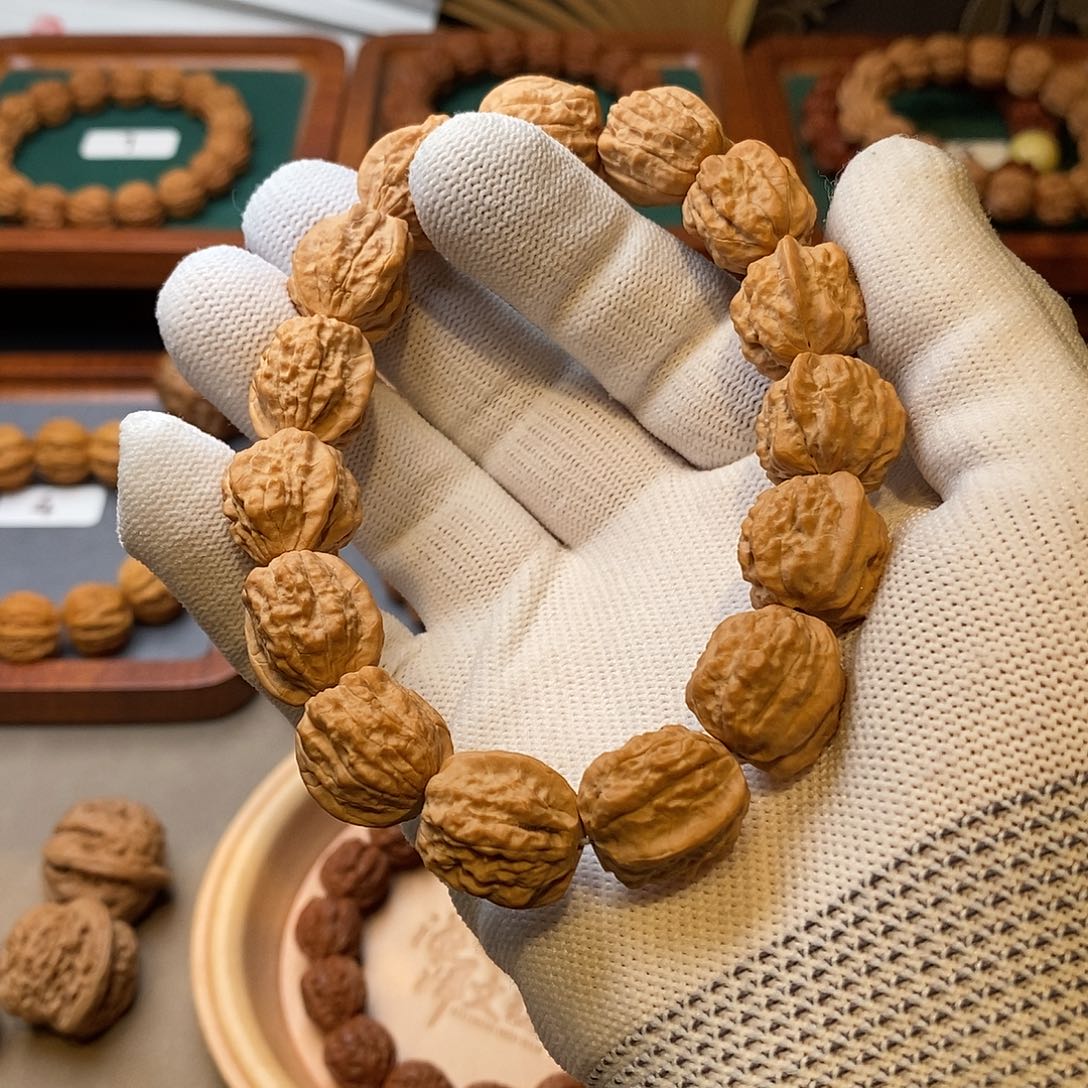 文玩核桃手串那*墩金蟾