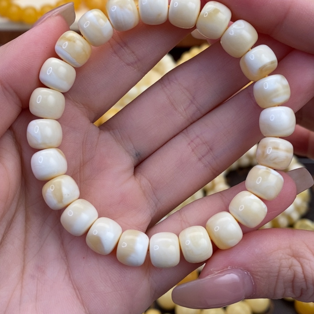 蜜蜡未镶嵌裸石手链