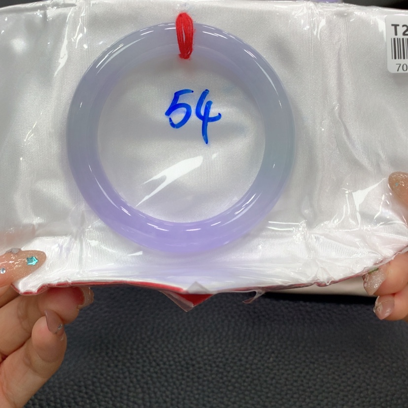 【闪购商品】翡翠手镯未镶嵌动***?翡翠