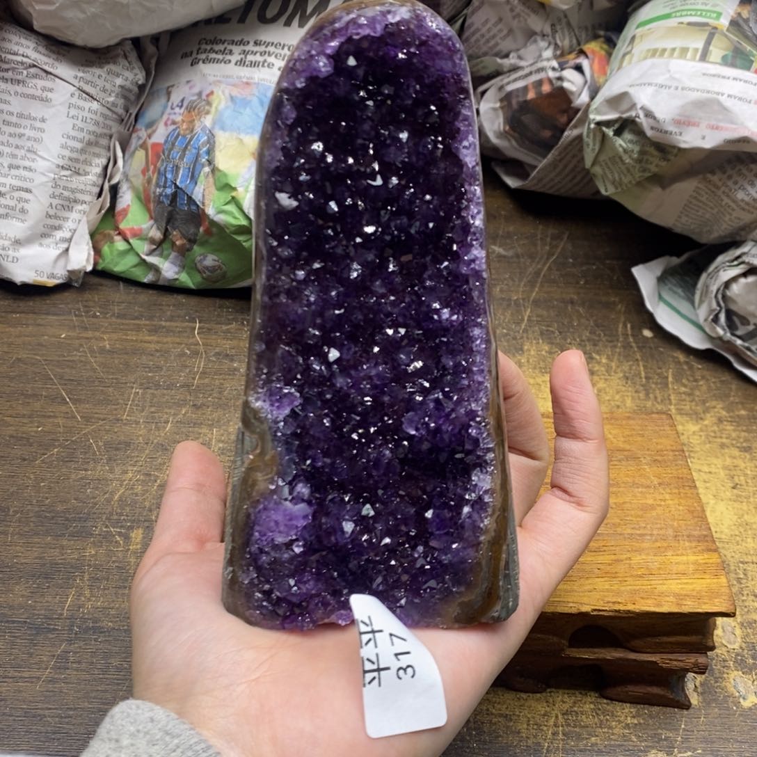 紫晶乌拉圭未镶嵌