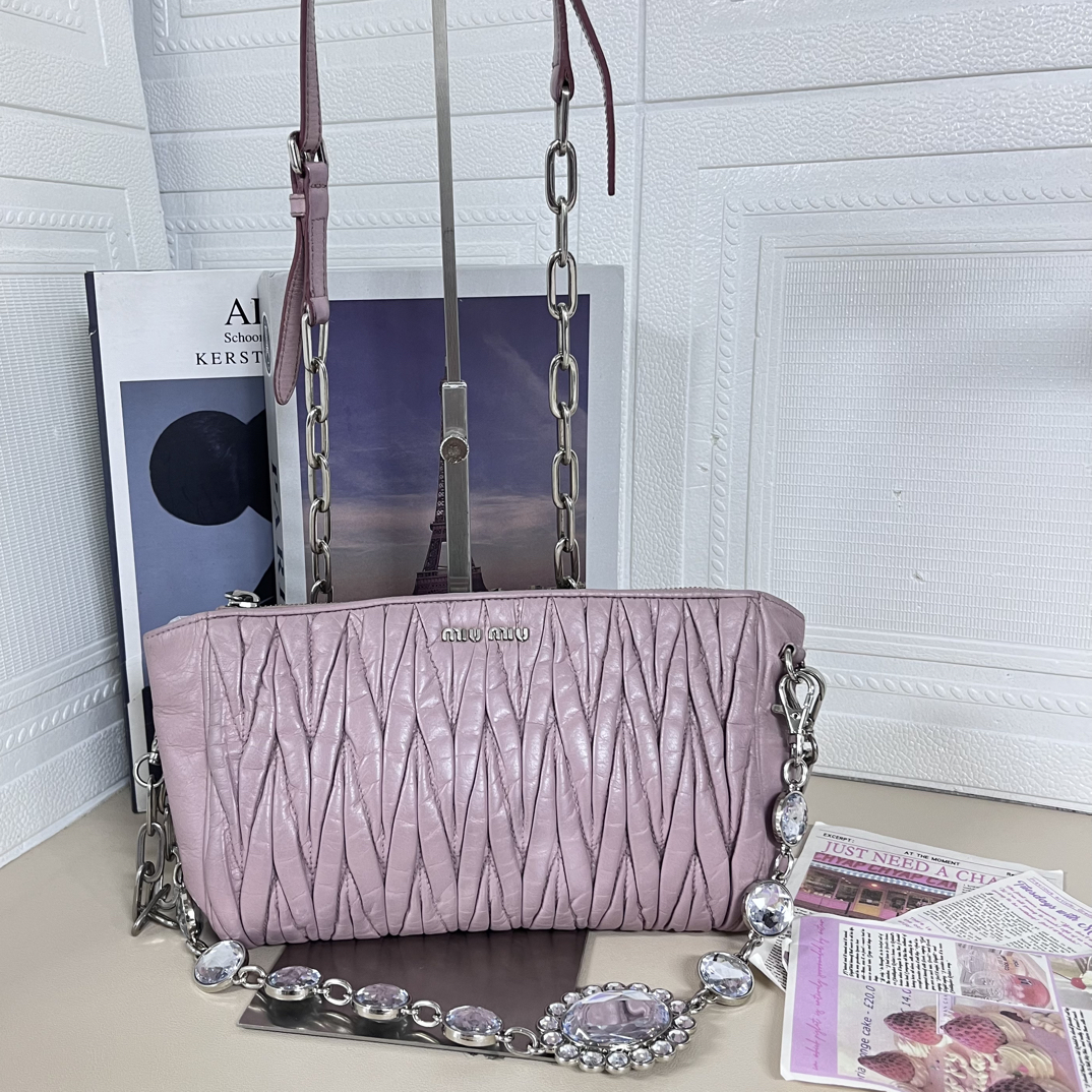 95新 MIU MIU/缪缪 紫粉色褶皱财宝斜挎包