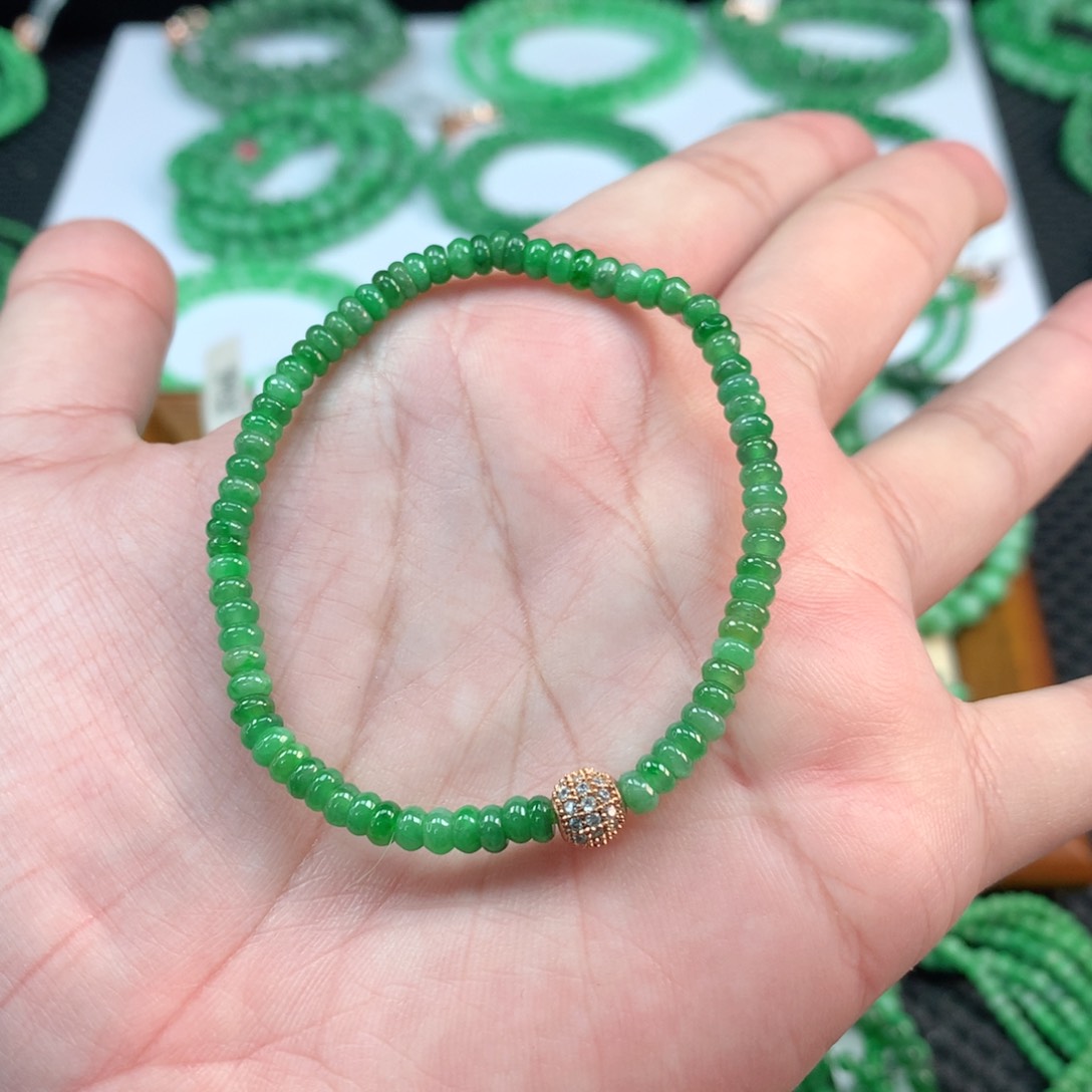 翡翠手链未镶嵌翡翠