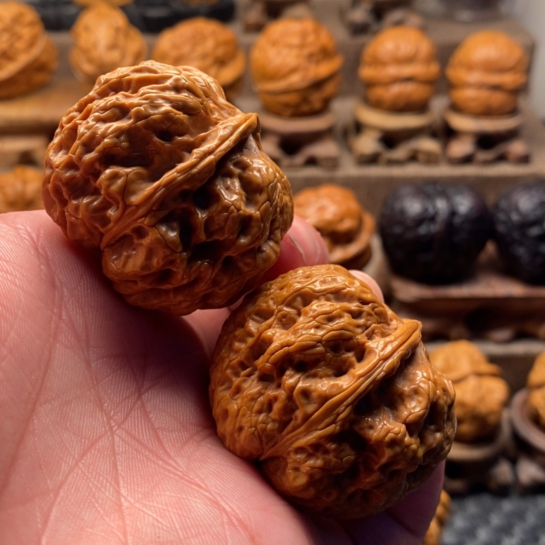 文玩核桃把件铁核桃