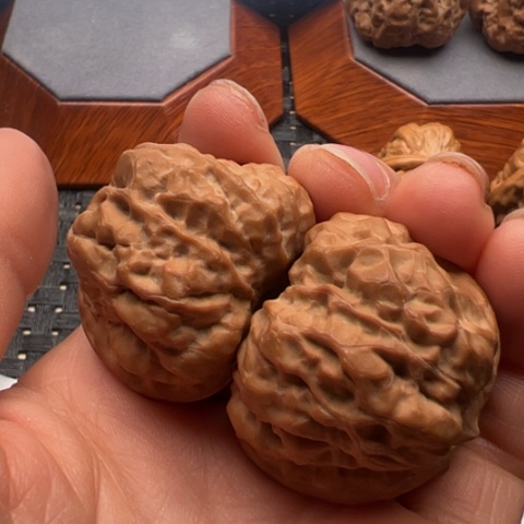 文玩核桃把件从***?边38左右