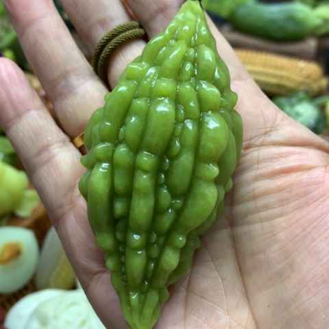 蛇纹石玉手把件未镶嵌