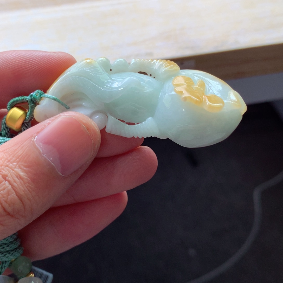 翡翠颈饰未镶嵌吊坠