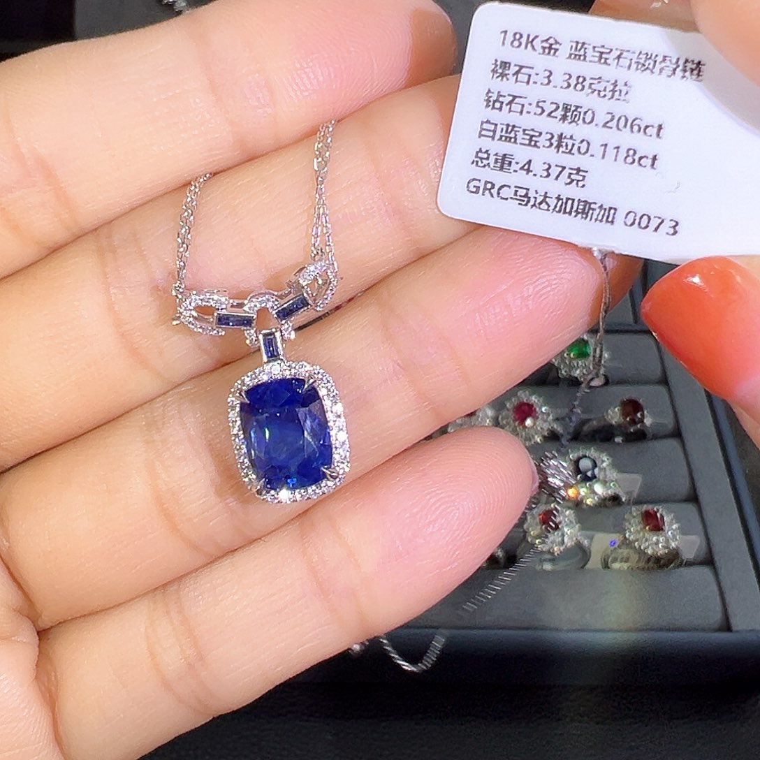 蓝宝石颈饰18K金镶嵌
