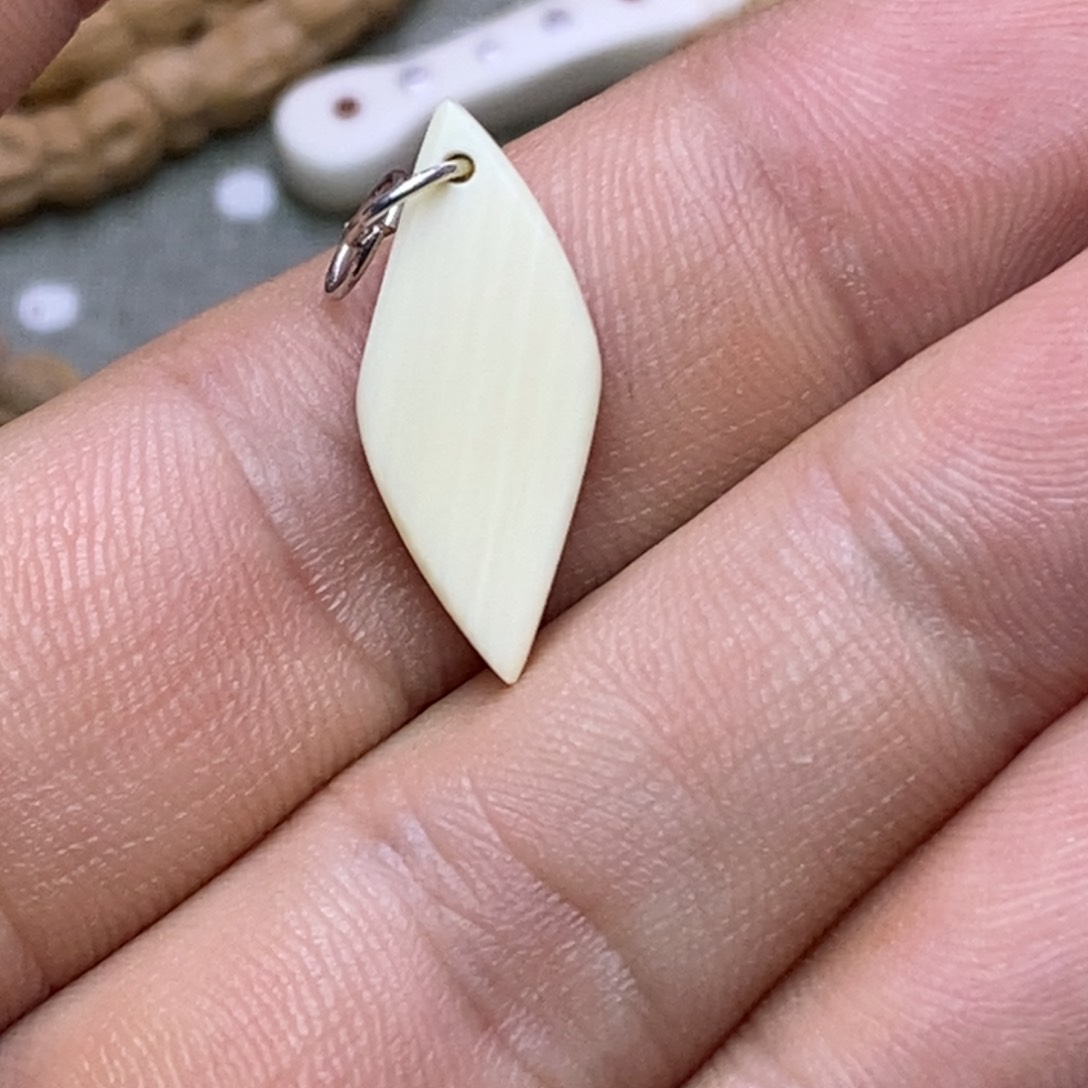 柏香籽/百香籽吊坠棱形侧挂