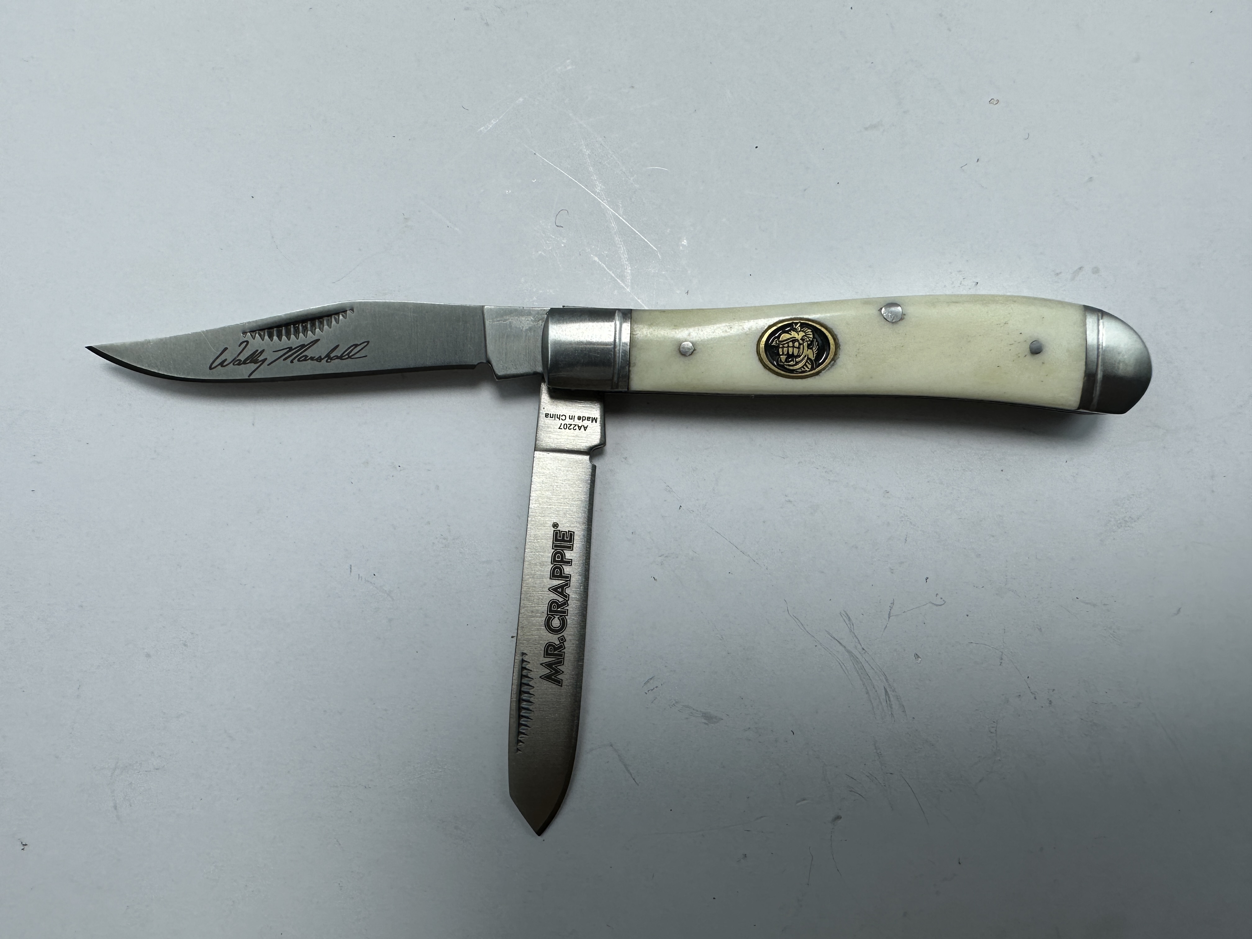 太阳鱼双开白牛骨440设计师签名版