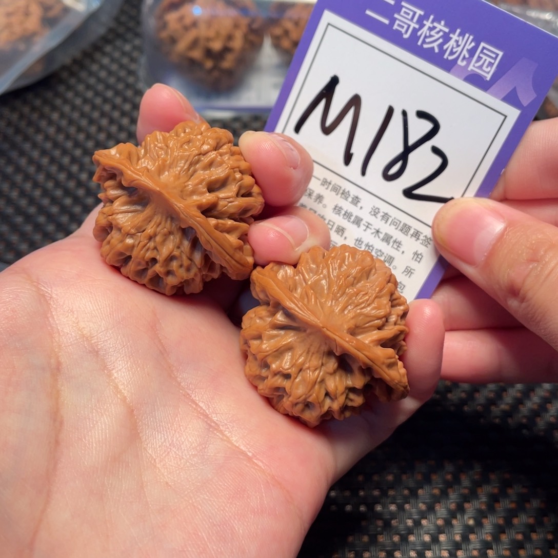 把件桃核M182号秦闷39