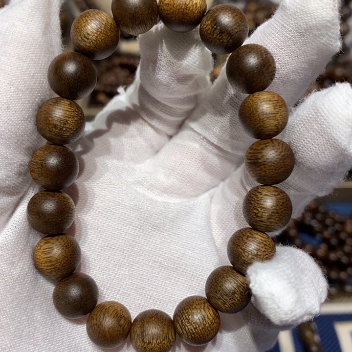 沉香手串越南绿奇楠