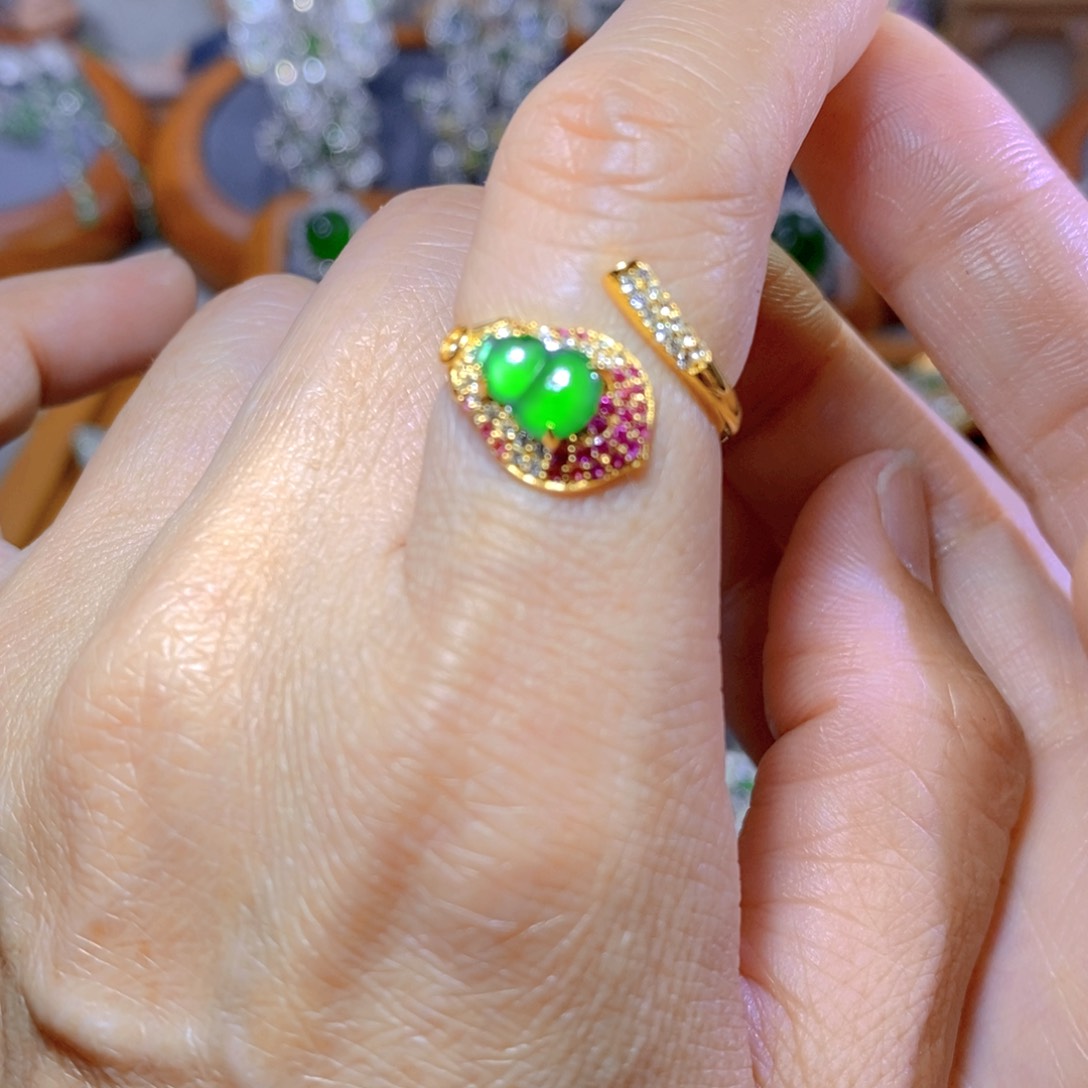 翡翠颈饰银S925镶嵌天然翡翠