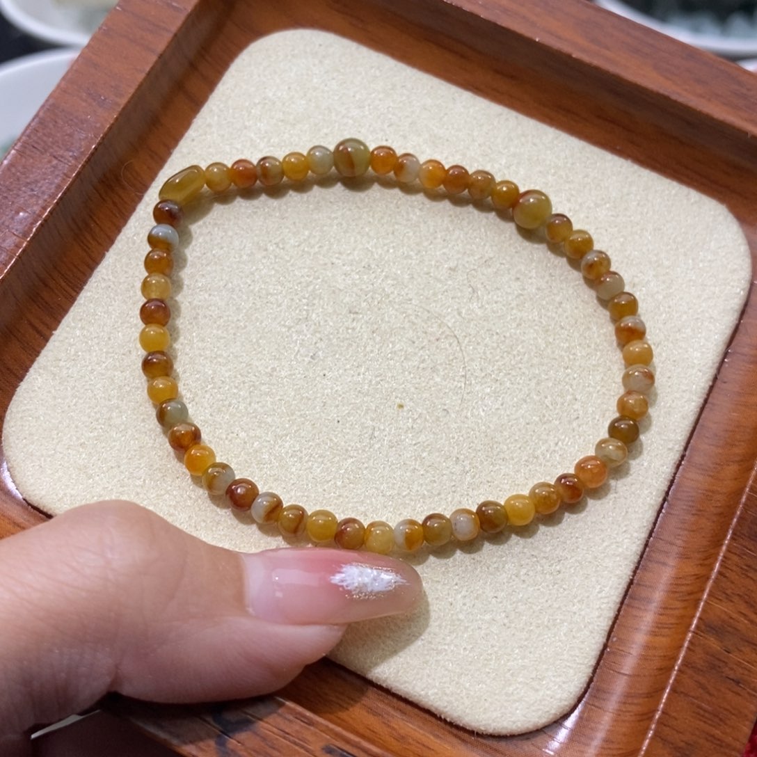 翡翠颈饰未镶嵌手串230一条