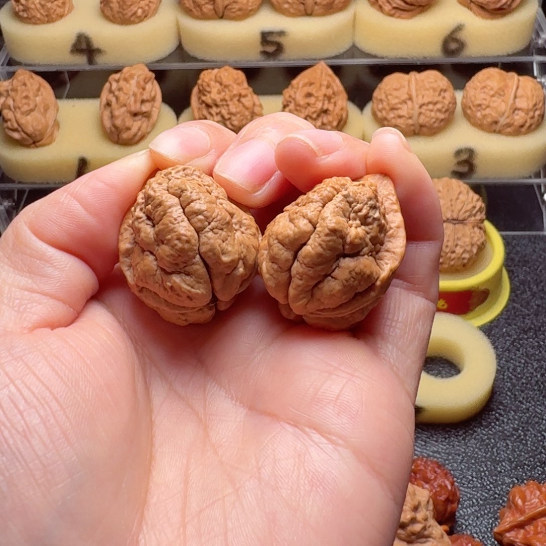 文玩核桃把件刘*小云石