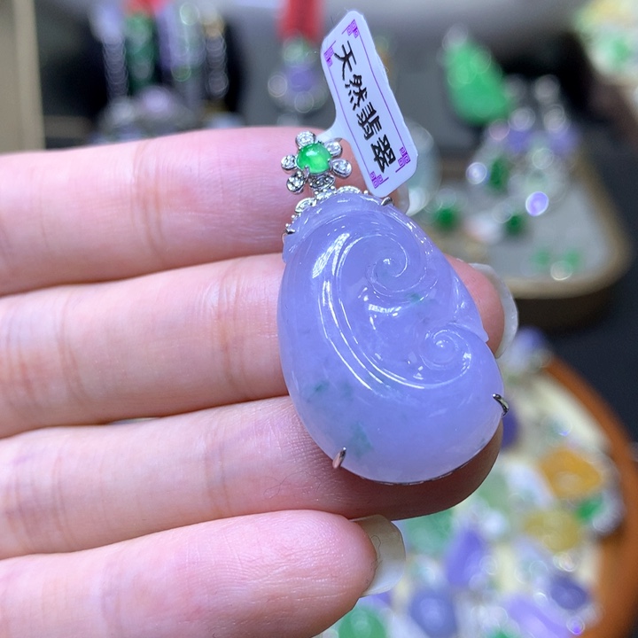 【闪购商品】翡翠颈饰18K金镶嵌翡翠吊坠项链