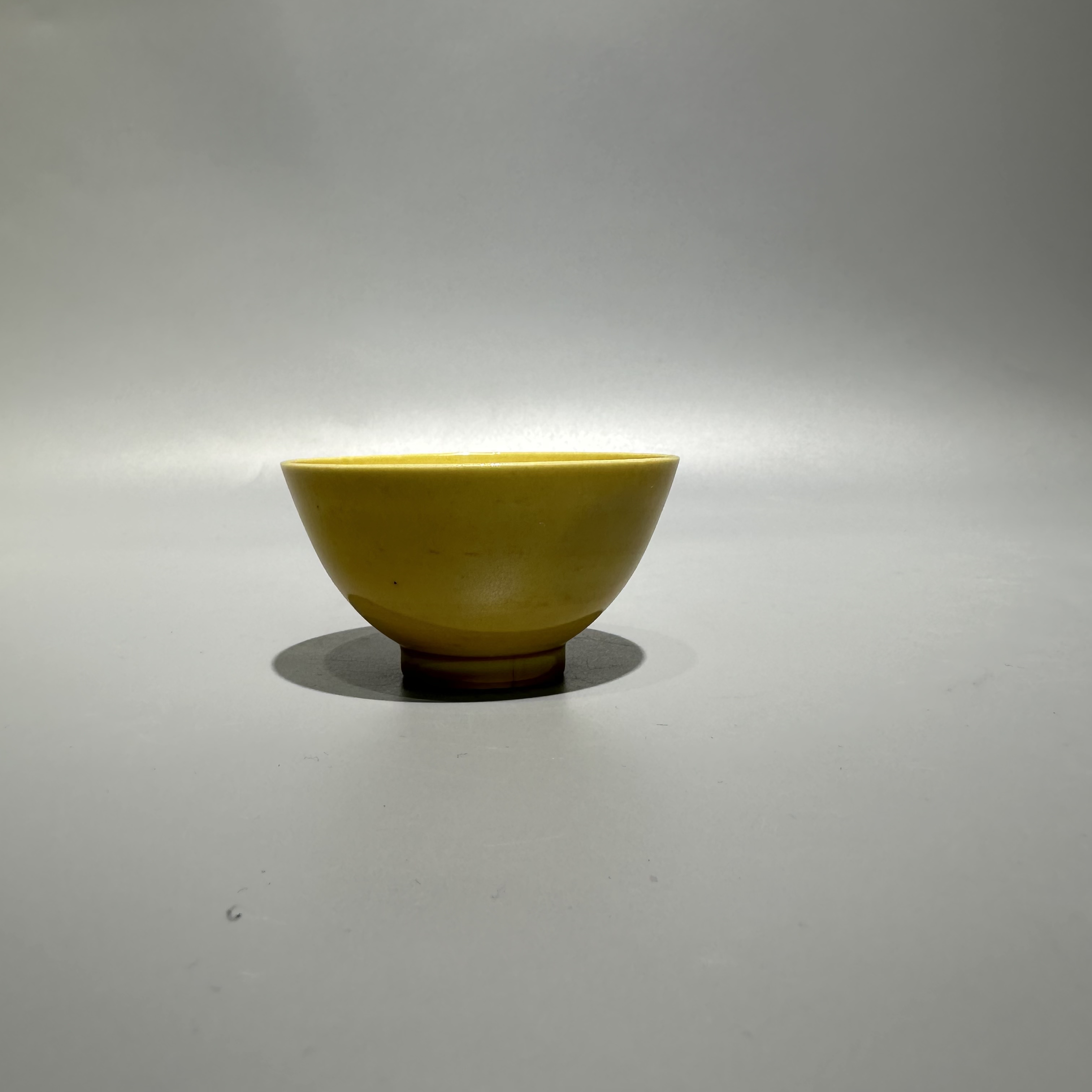 娇黄釉折腰素面茶圆