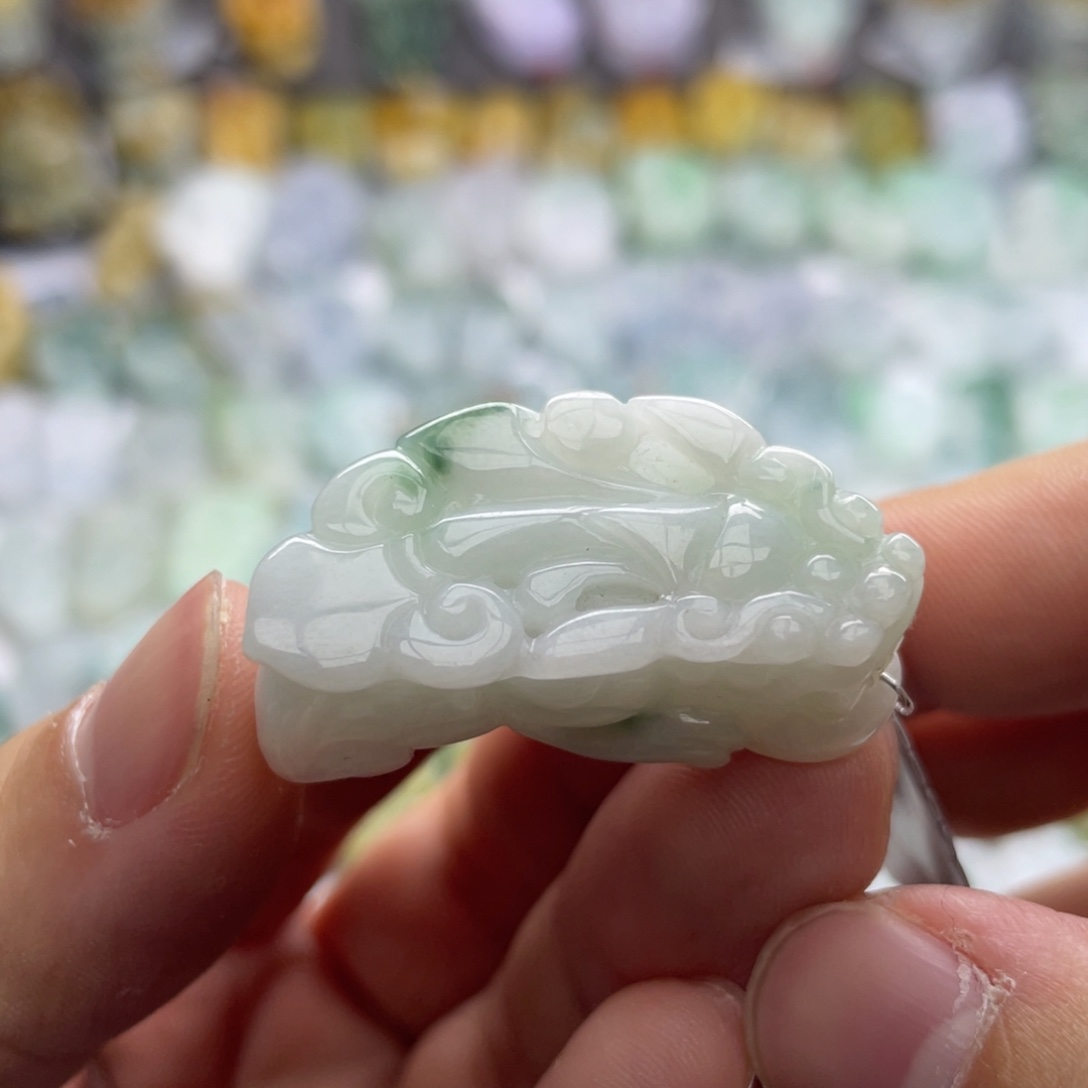 翡翠颈饰未镶嵌貔貅