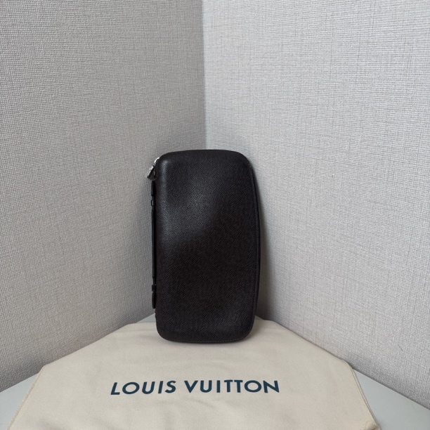 95新 LouisVuitton/路易威登 97新高公价皮手包