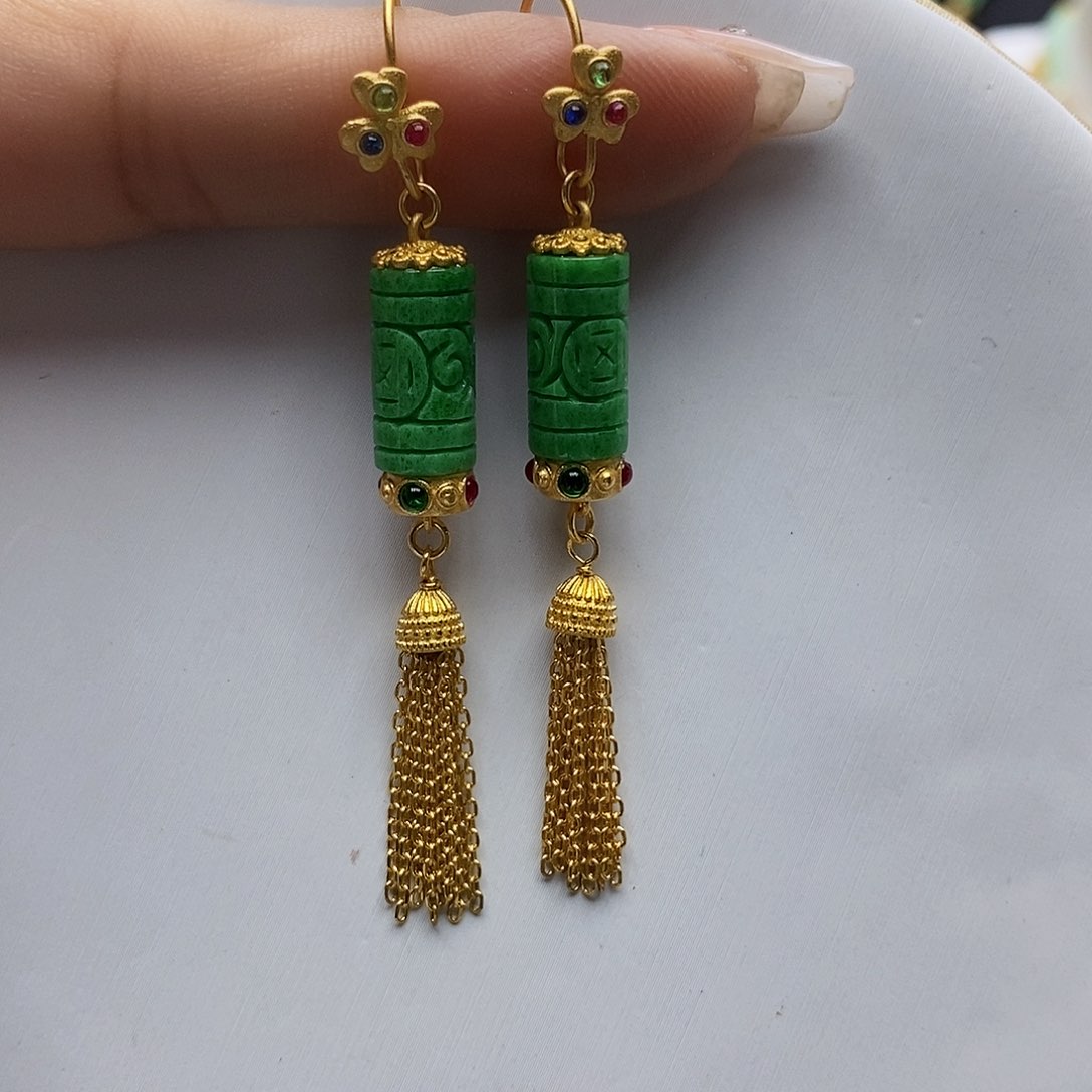 翡翠耳饰未镶嵌天然