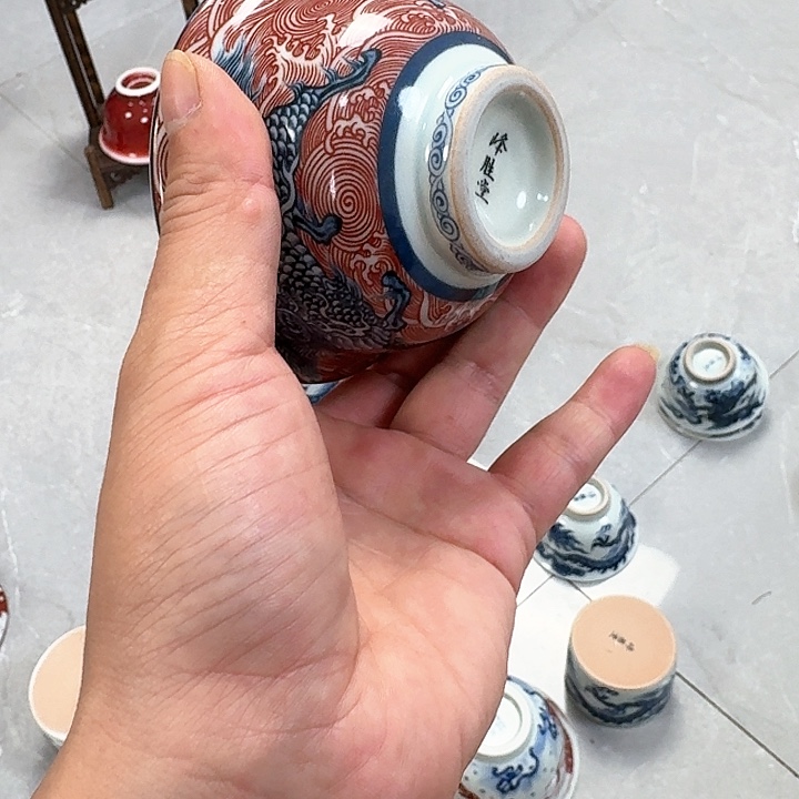 杯釉里红麒麟大压手杯