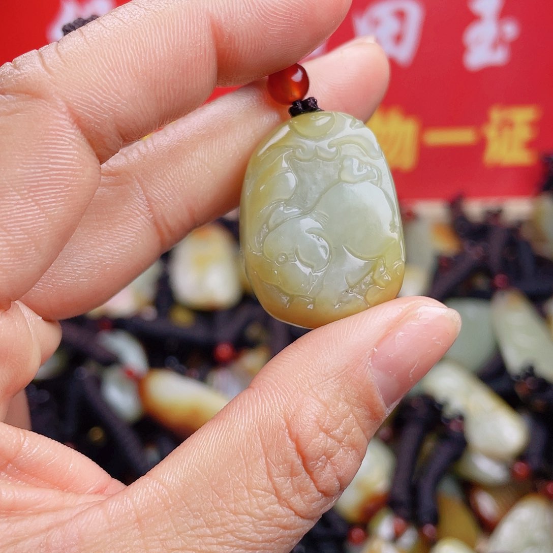 和田玉颈饰未镶嵌