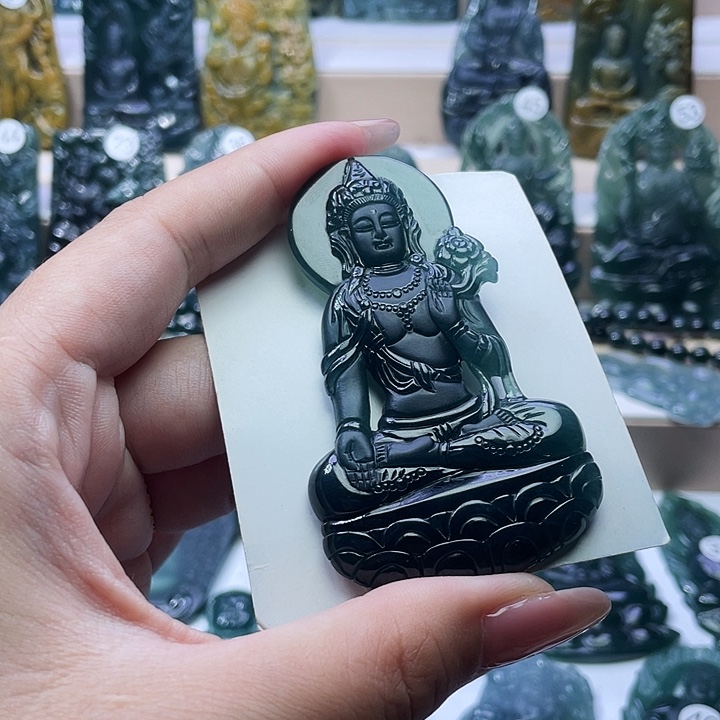 龙***下翡翠未镶嵌颈饰翡翠未镶嵌