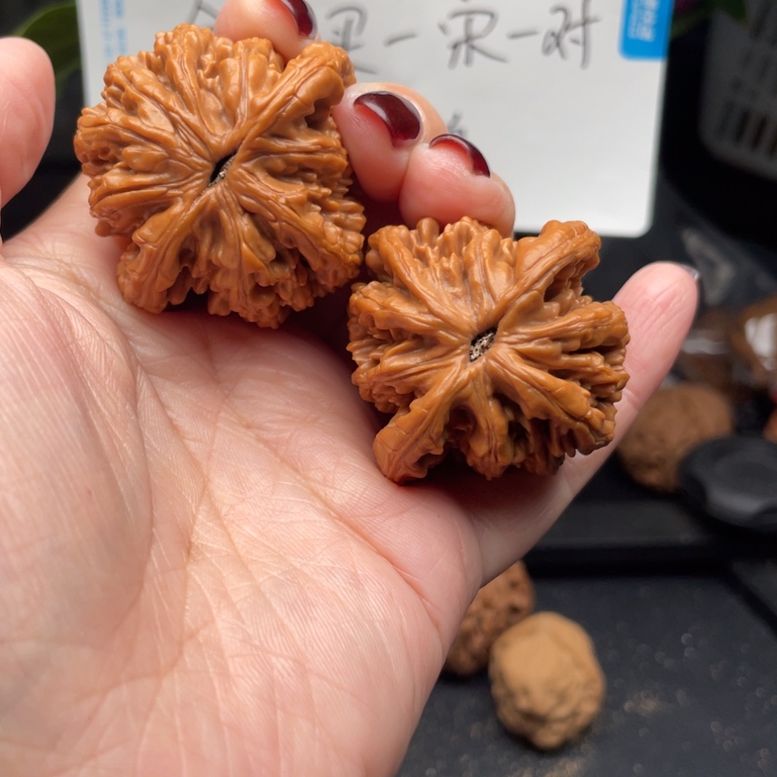 文玩核桃把件虎头