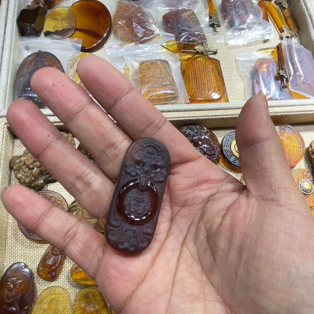 琥珀未镶嵌颈饰吊坠