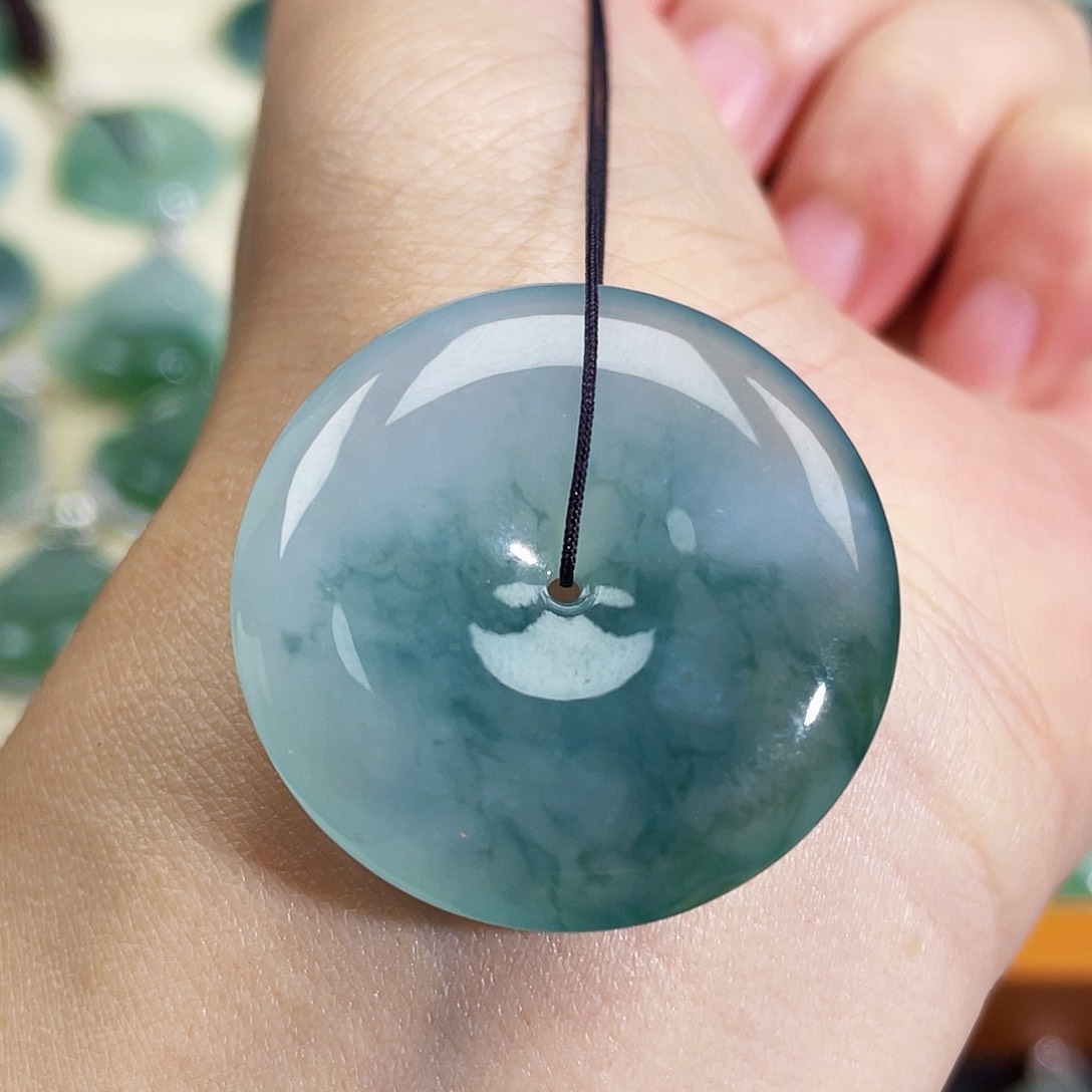 翡翠未镶嵌颈饰吊坠