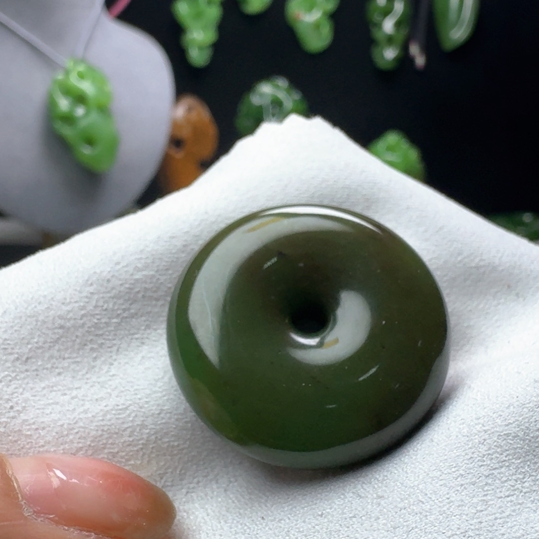 和田玉（碧玉）颈饰未镶嵌