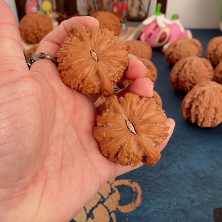 文玩核桃把件全品闷白46