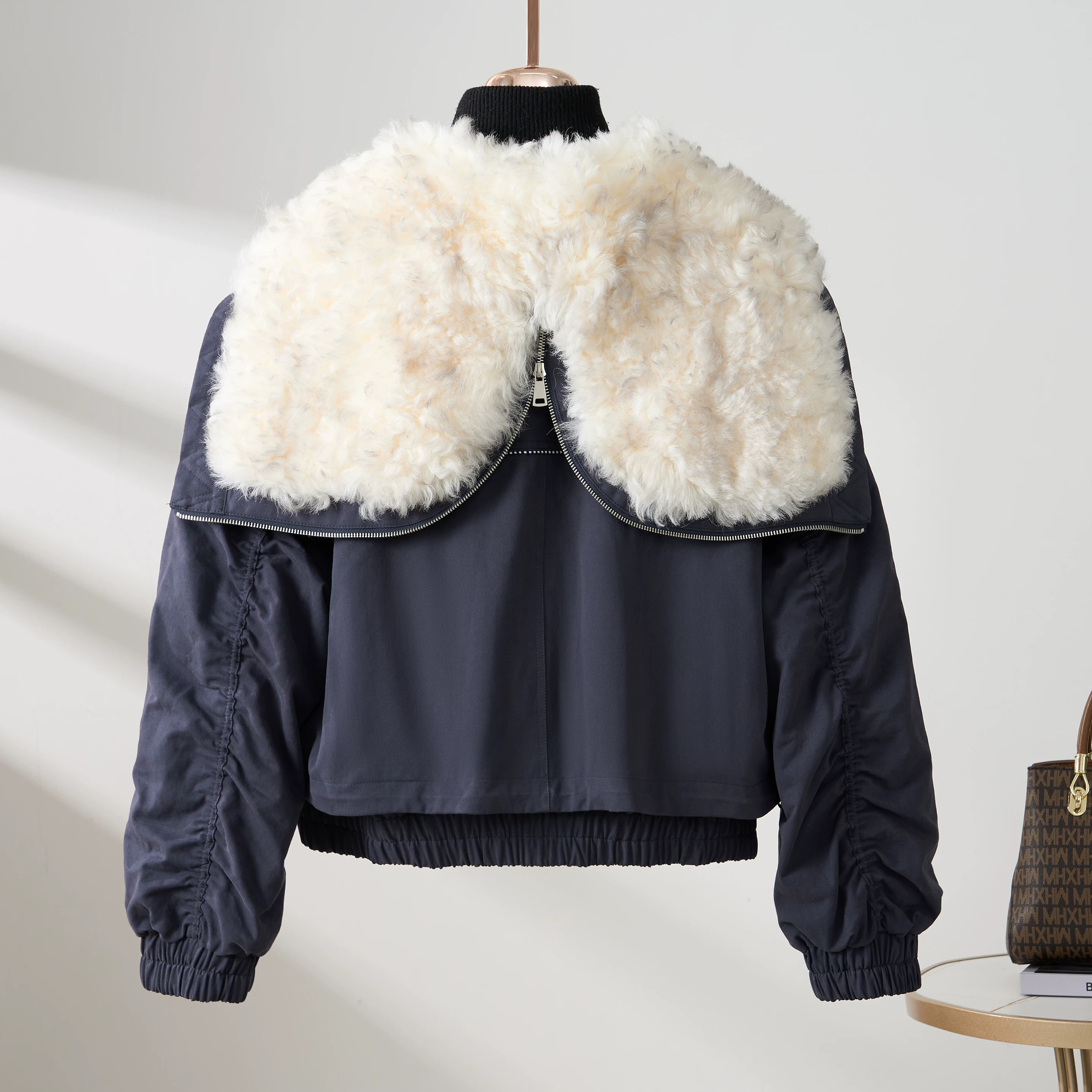 28297女短款牛角扣女士连帽秋冬厚款百搭派克服毛领加厚外套