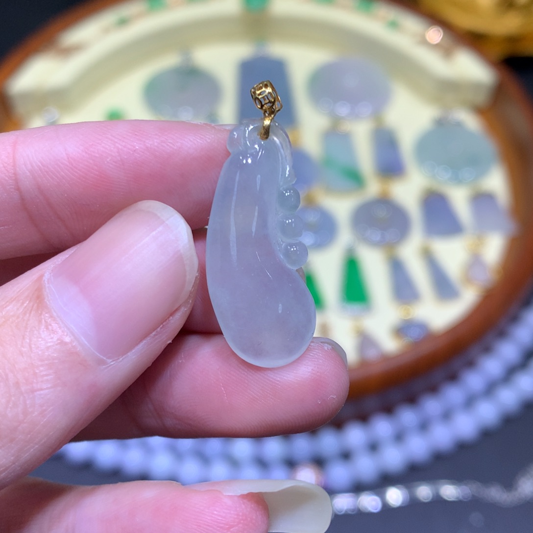 翡翠吊坠(不含链)18K金镶嵌