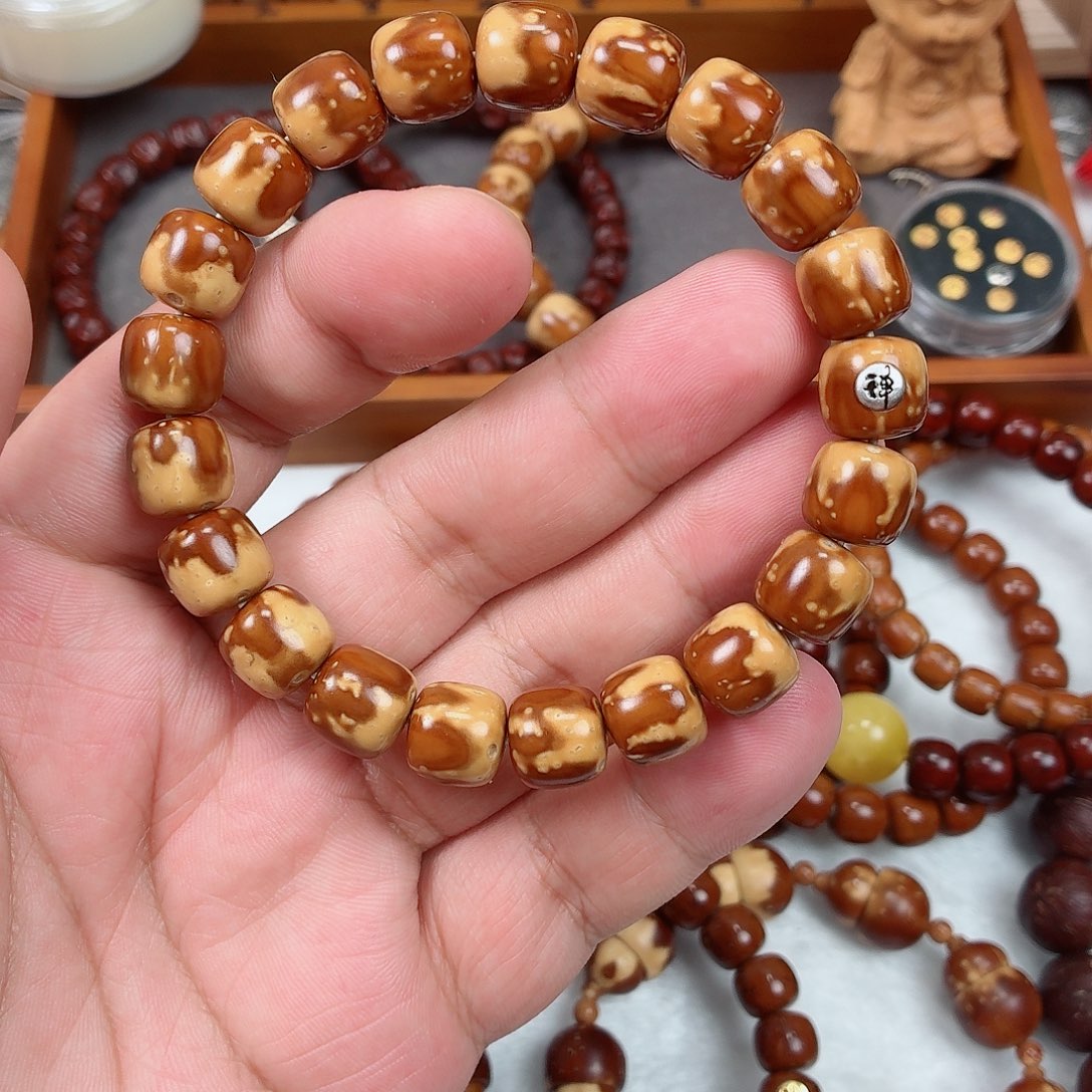 紫金鼠手串包山半水，老树油核