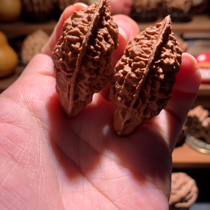 文玩核桃吊坠楸玥核103