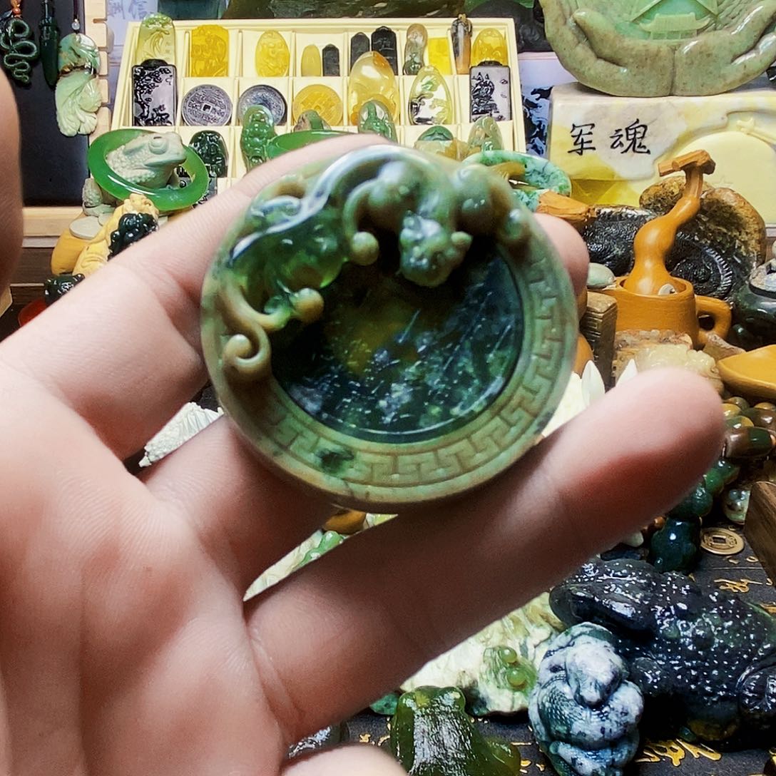 鹤***童岫玉未镶嵌颈饰山鬼